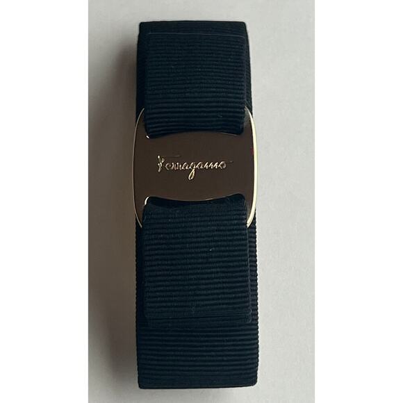 Ferragamo Italy Timeless Chic Black Vara Bow Hair Clip Gold Tone Logo NWOT - Picture 5 of 10